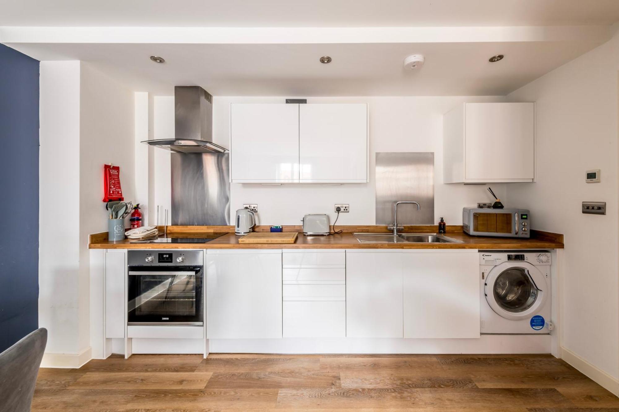 Contemporary Abbey Yard By Prescott Apartments Abingdon-on-Thames ภายนอก รูปภาพ