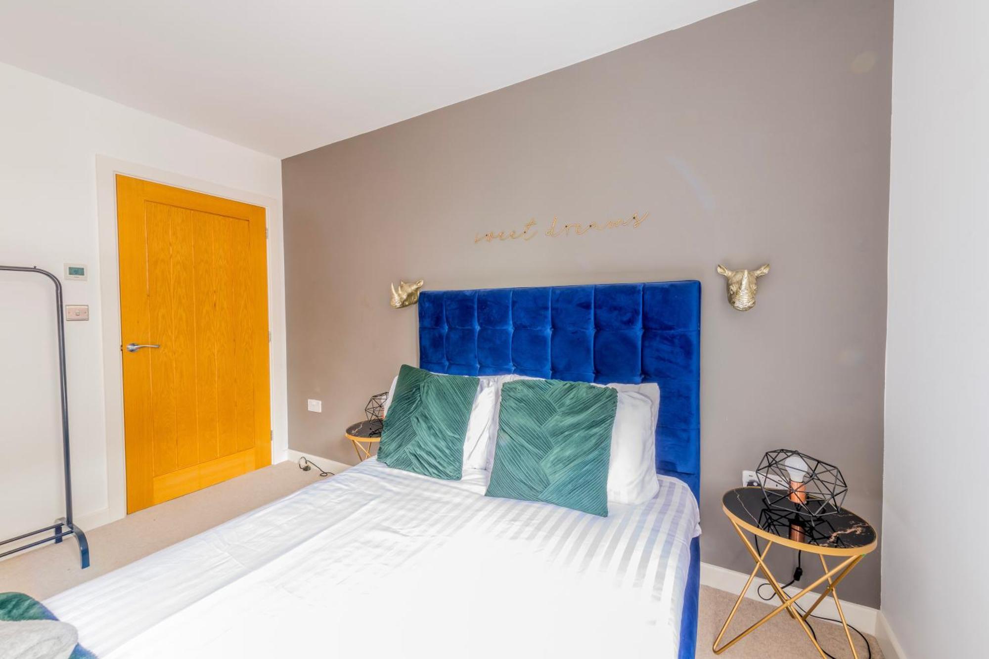 Contemporary Abbey Yard By Prescott Apartments Abingdon-on-Thames ภายนอก รูปภาพ