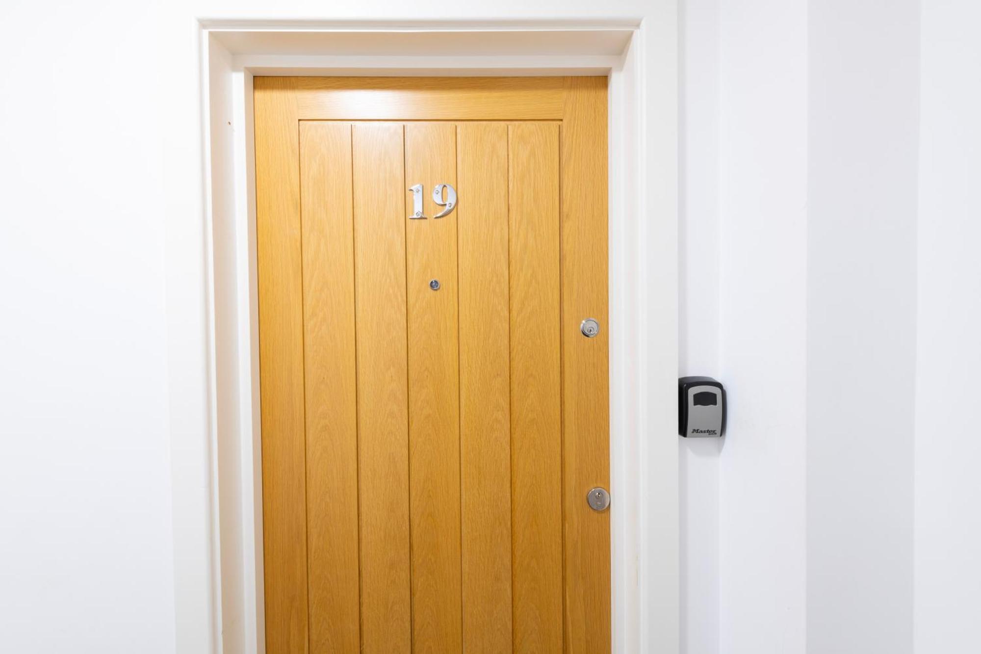 Contemporary Abbey Yard By Prescott Apartments Abingdon-on-Thames ภายนอก รูปภาพ